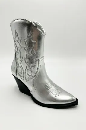 Bromley Detail Western Boots in Silver