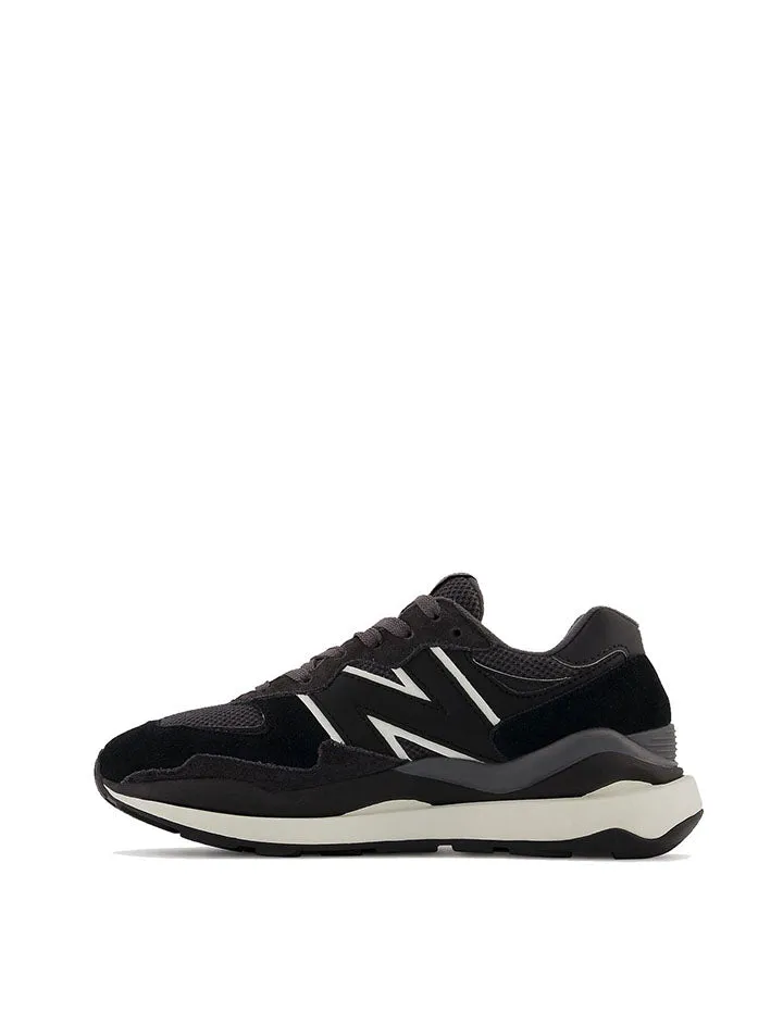 New Balance 57/40 Trainers Black / Sea Salt