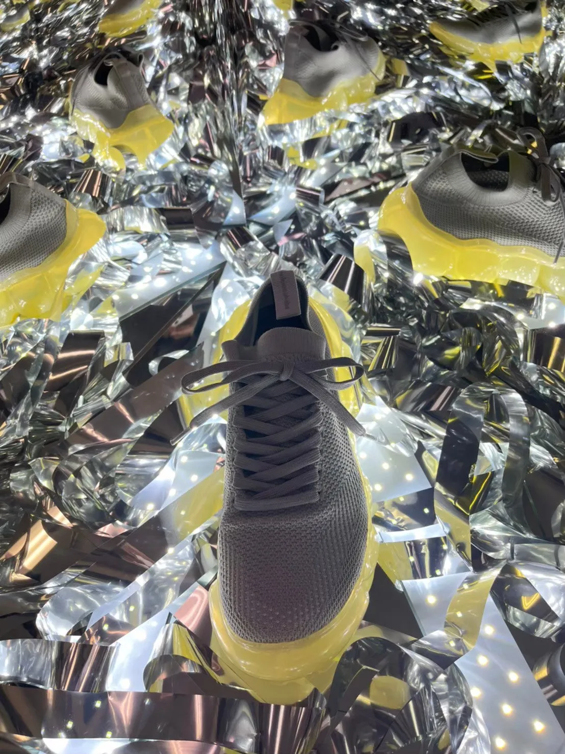 "Jewelry" Basic Shoes / Yellow Gray