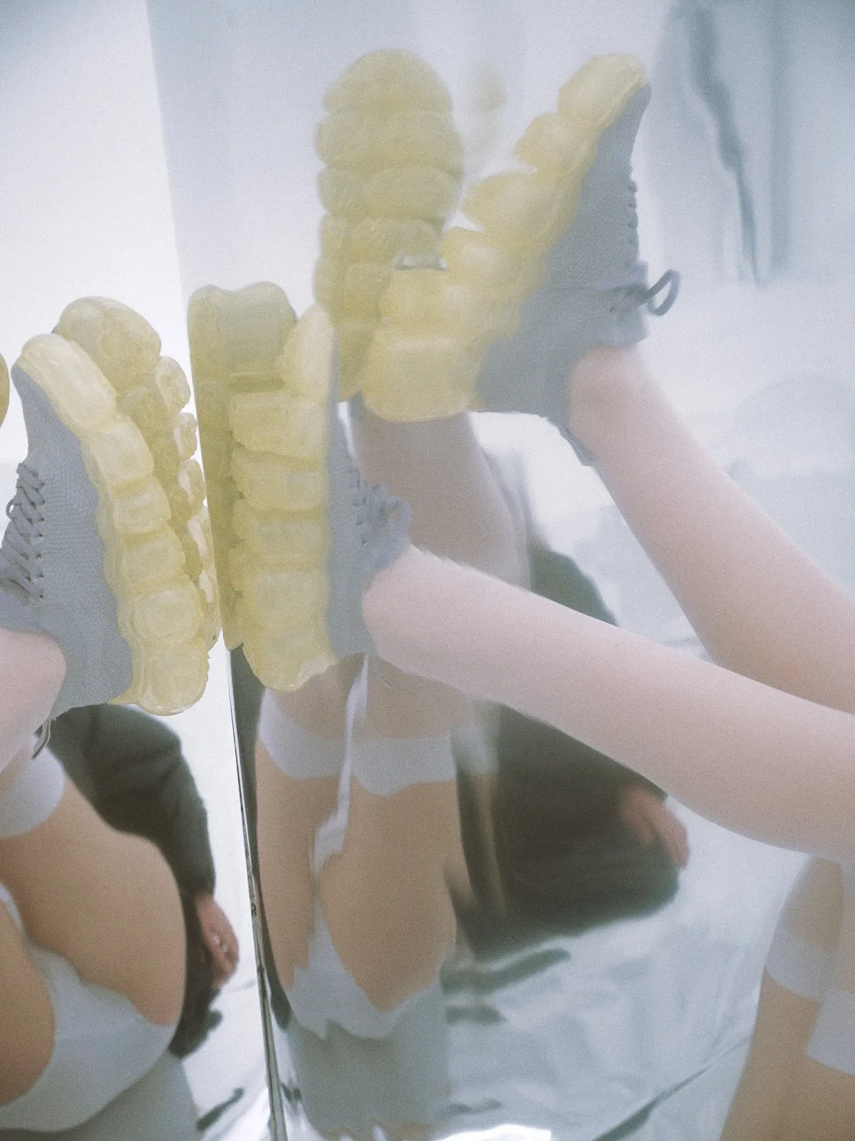 "Jewelry" Basic Shoes / Yellow Gray