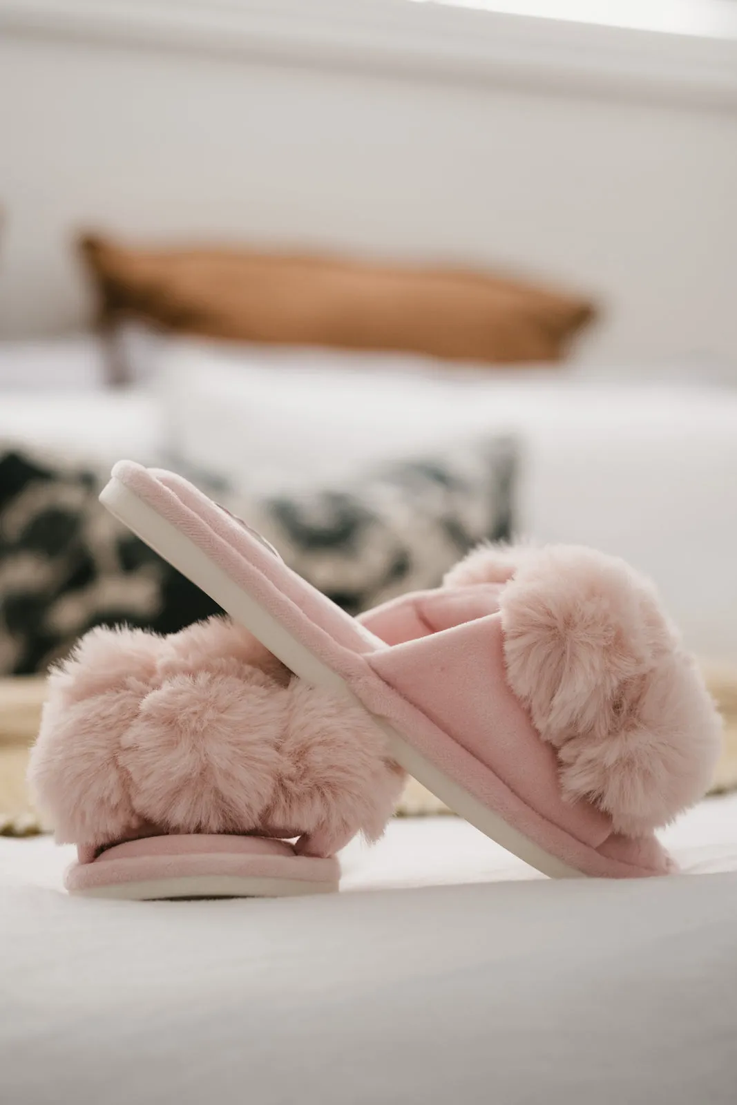 Slipper Cozy Pom Pom Pink