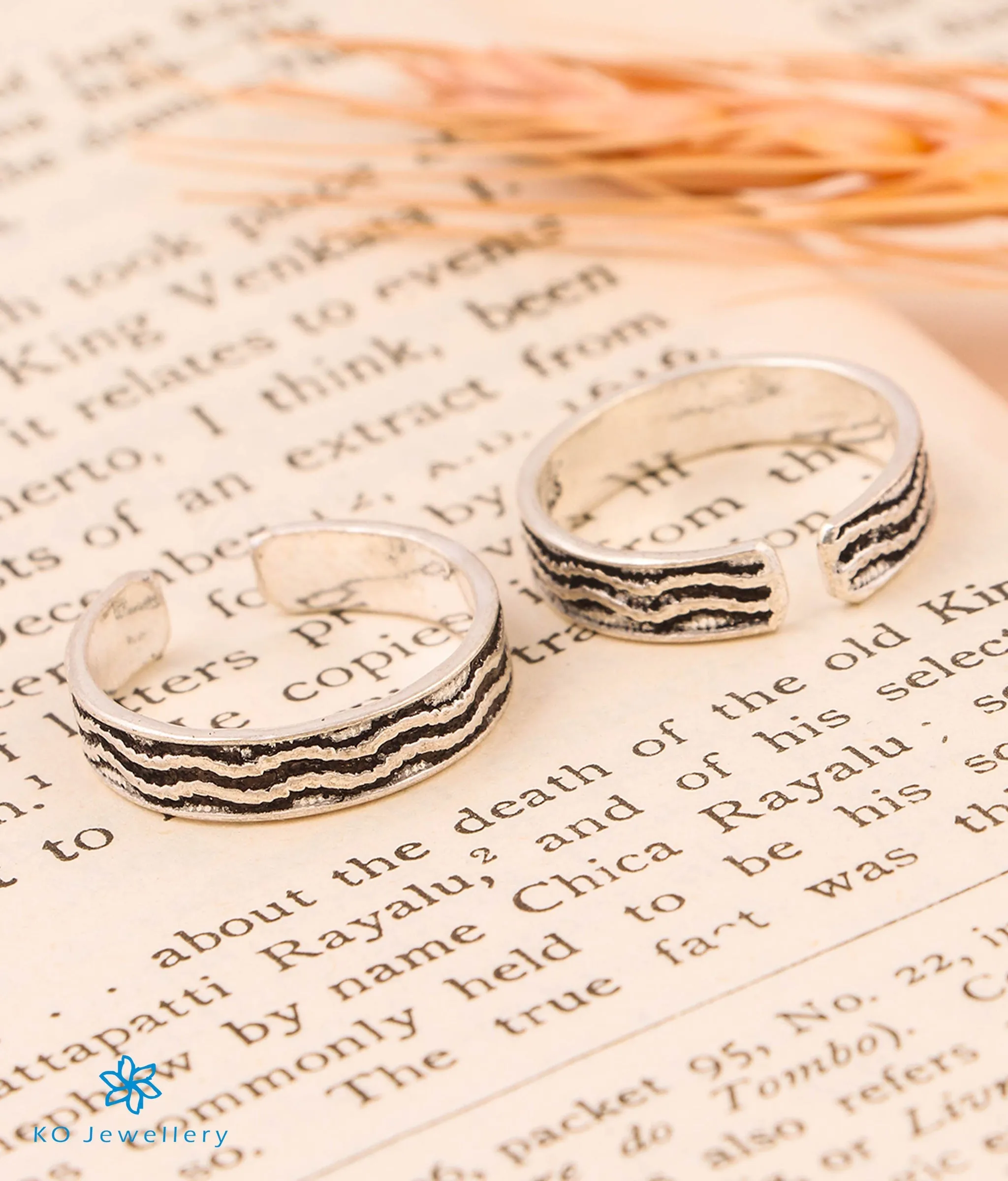 The Abhishti Pure Silver Toe-Rings